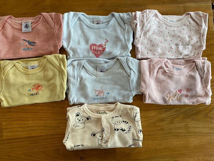 Lot de 7 bodies petit bateau 6 mois
