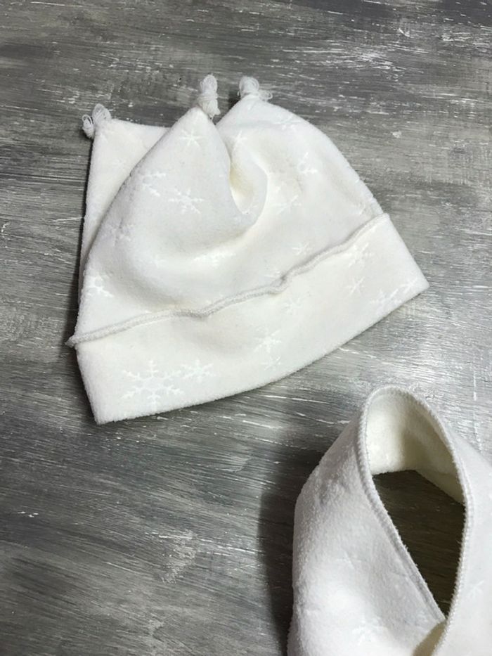 Ensemble bonnet écharpe blanc crème. - photo numéro 3