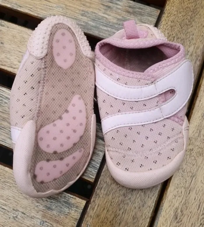 Paire de chaussons/basket rose T: 27 - photo numéro 2