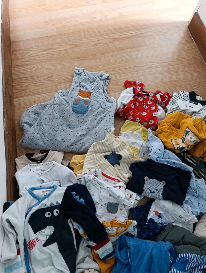 Lot vêtements 6 mois - photo numéro 5