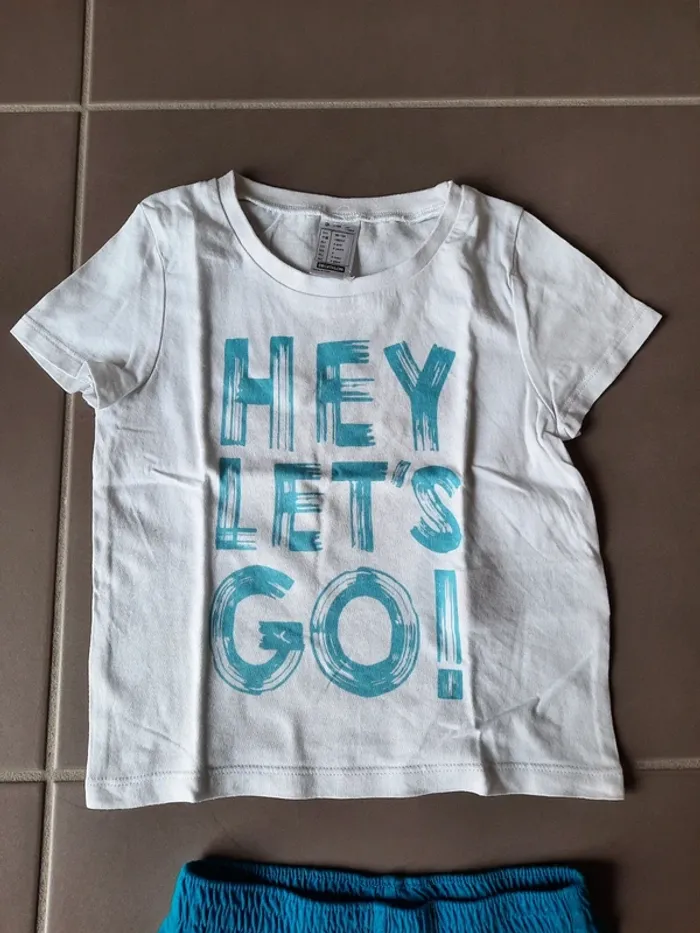 T-shirt + short Domyos 4ans neuf - photo numéro 2
