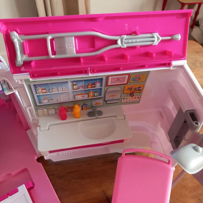 Ambulance barbie - photo numéro 6