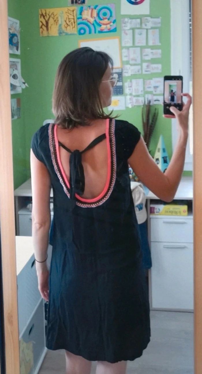 Robe décolleté dos - photo numéro 2