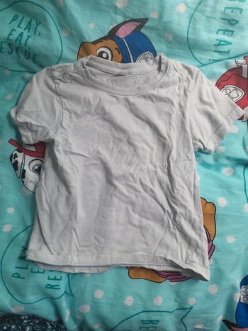 T shirt blanc 4/5 ans