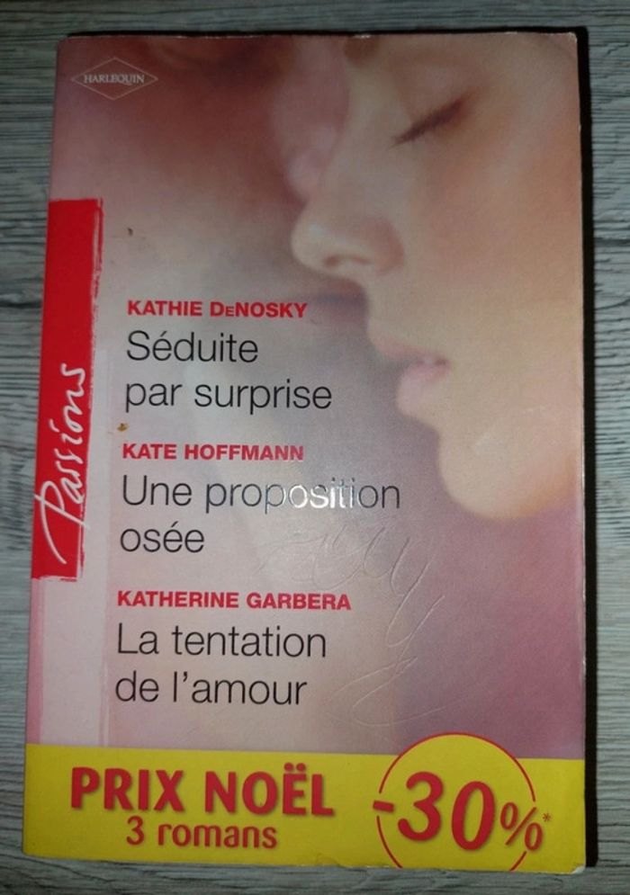 Livre de poche avec 3 histoires