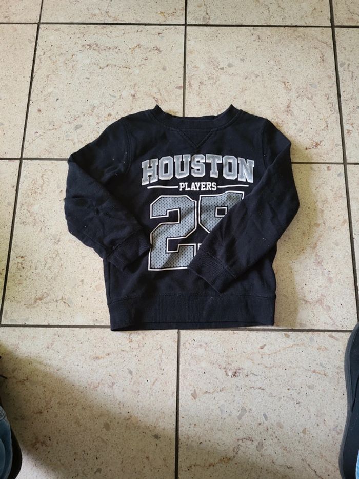 Pull marque kiabi taille 4 ans