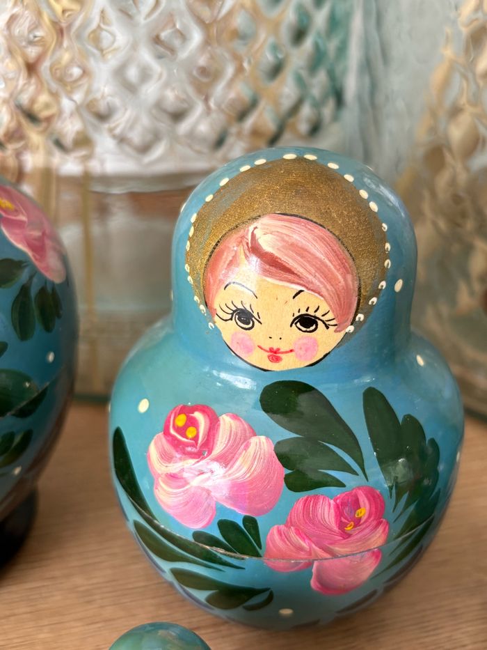 Poupée russe matriochka en bois - photo numéro 4