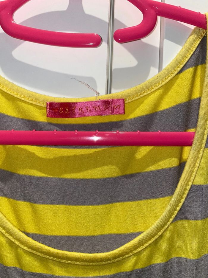 Robe jaune à rayures grises - photo numéro 2