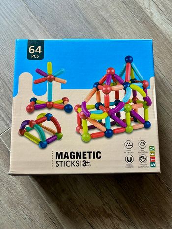 Magnetic sticks 64 pièces NEUF