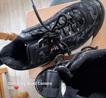 Chaussure fila p 39 garçon 15 €