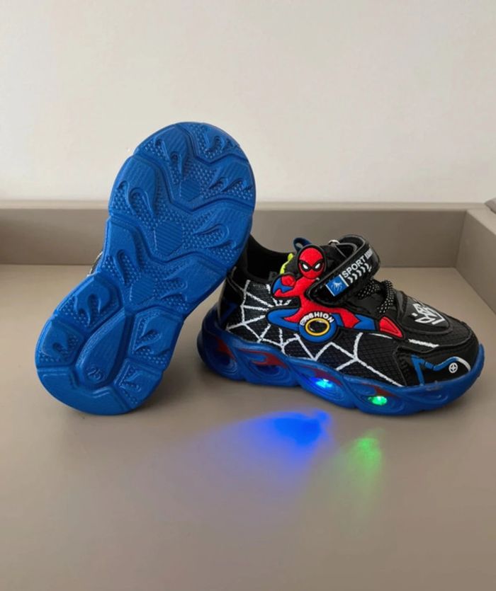 Baskets Spiderman avec lumière 25 - photo numéro 6