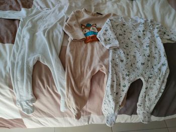 3 pyjamas velours 12 mois