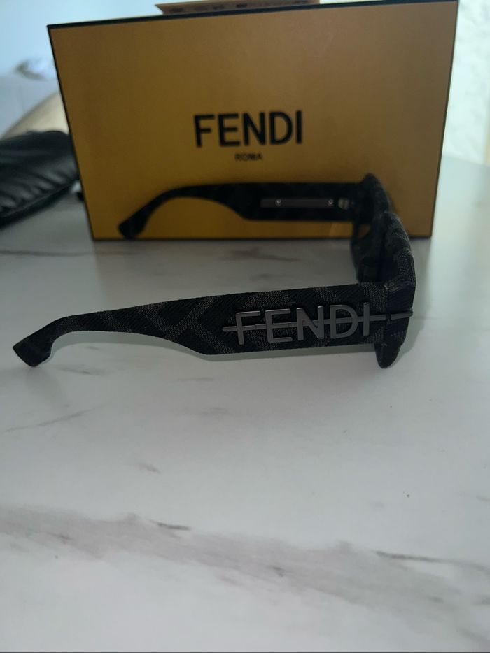 Lunette fendi - photo numéro 6