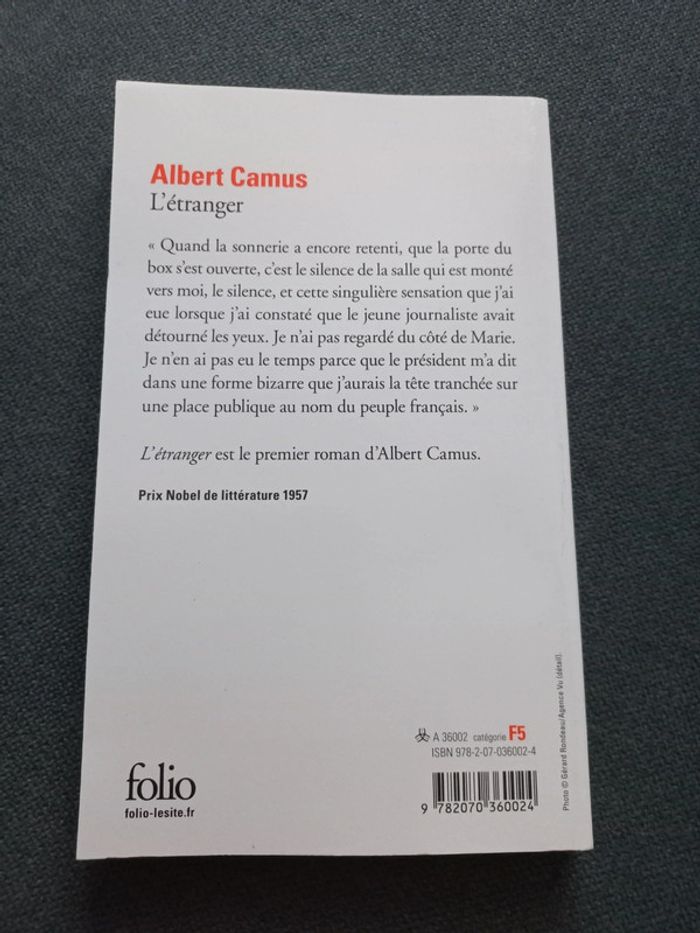 Livre L'étranger de Albert Camus - photo numéro 2