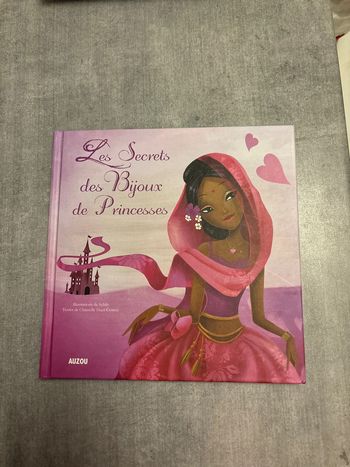 Livre auzou les secrets des bijoux de princesse