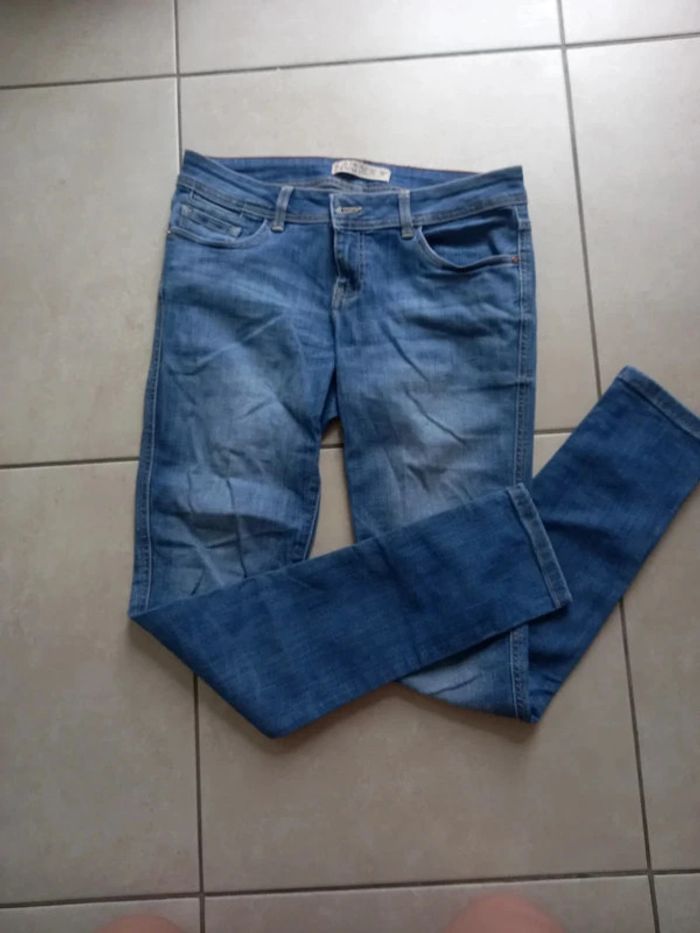 Lot de 2 jeans taille 38 - photo numéro 2