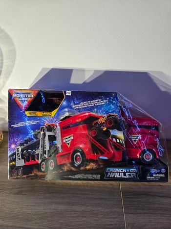 Camion propulseur monster truck monster jam