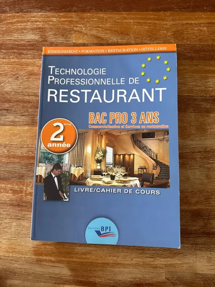 Livre, technologie professionnelle de restaurant bac pro trois ans