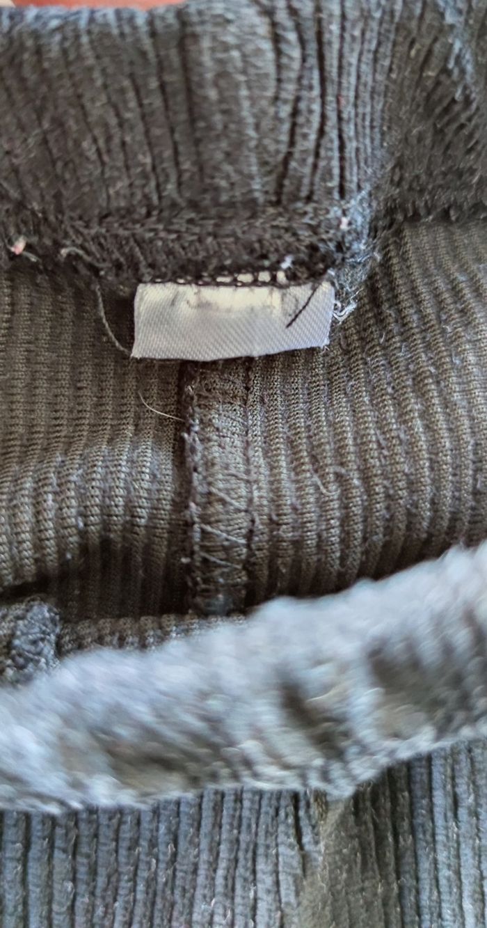 Pantalon noir sans marque taille 9 ans pour fille - photo numéro 4