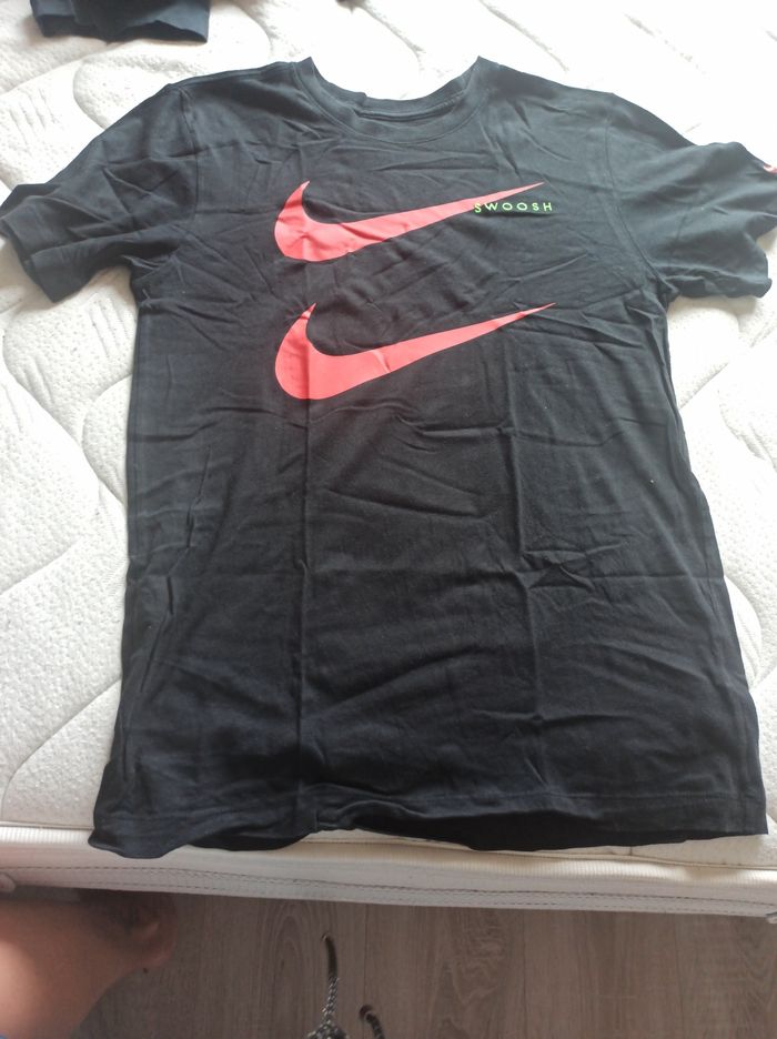 Tee shirt