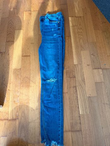 Jean Bleu troué taille 36