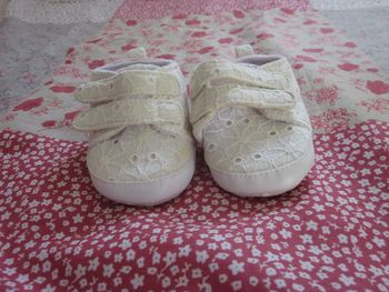 Chaussures/chaussons écru 3 mois