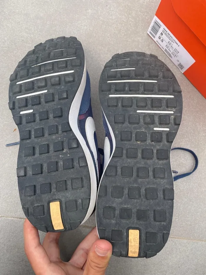 Chaussures Nike taille 36,5 - photo numéro 6