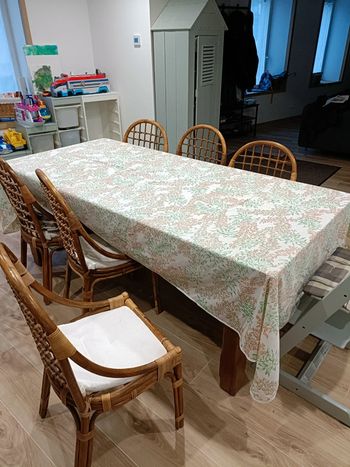 Très grande et jolie nappe vintage