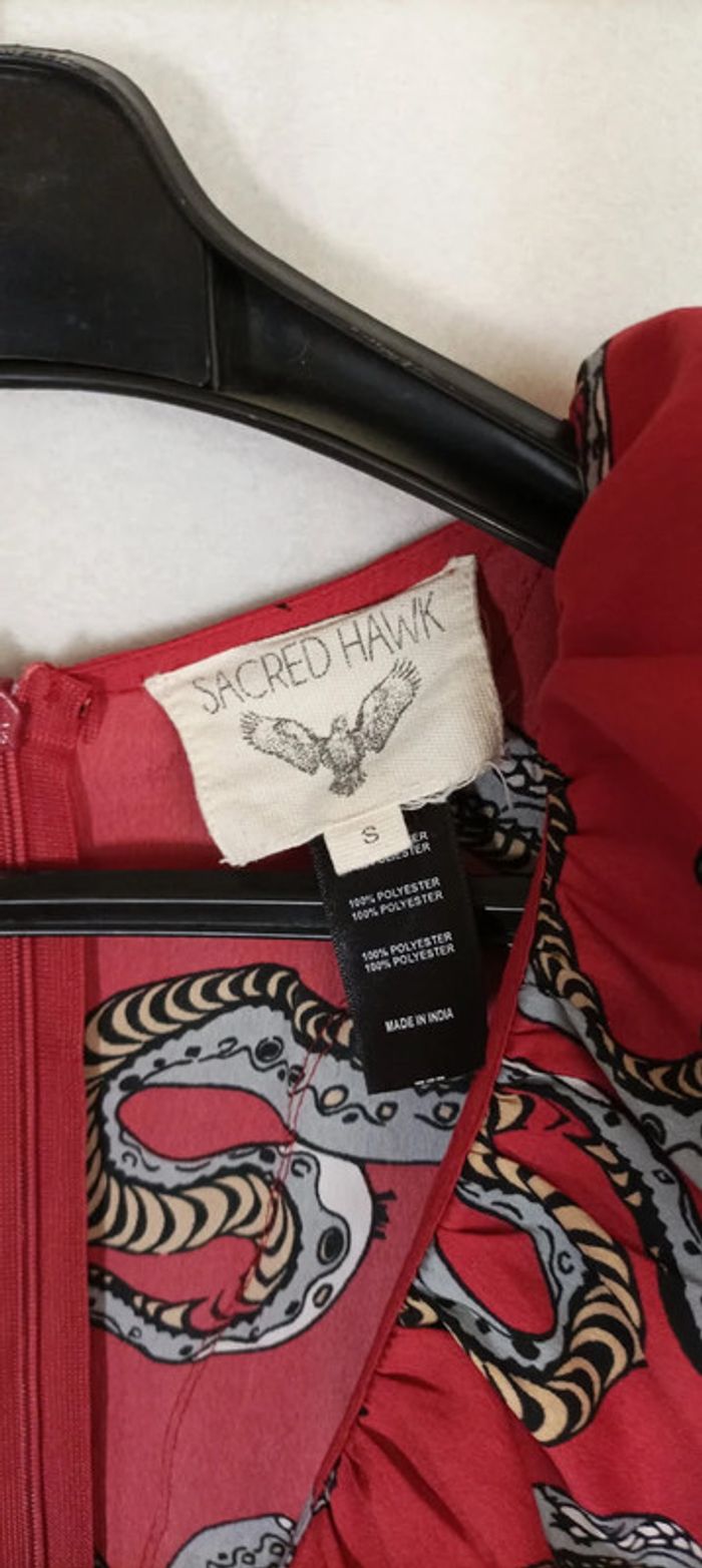 Robe Sacred Hawk - photo numéro 3