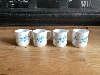 4 Tasses myosotis arcopal