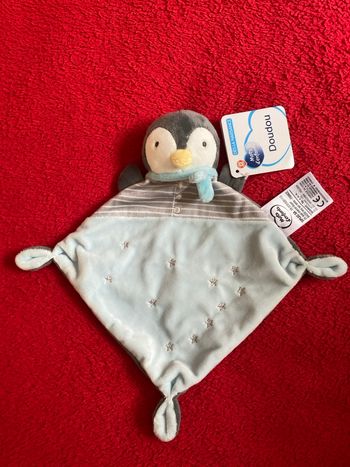 Mots d enfant doudou pingouin gris blanc jaune losange bleu étoiles argentées neuf