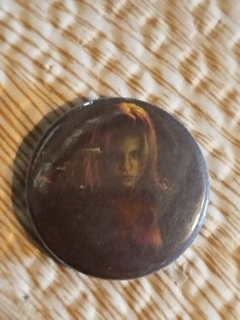 Badge motif saez neuf
