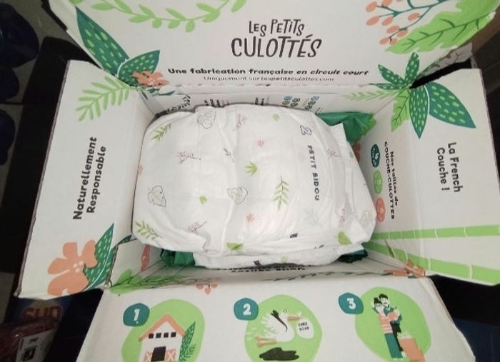 150 couches les petits culottés taille 4 neuf