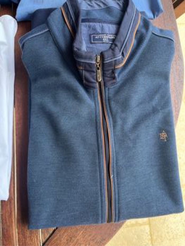 Lot de 5 chemises et 1 veste Armand Thierry (T4XL) - photo numéro 4