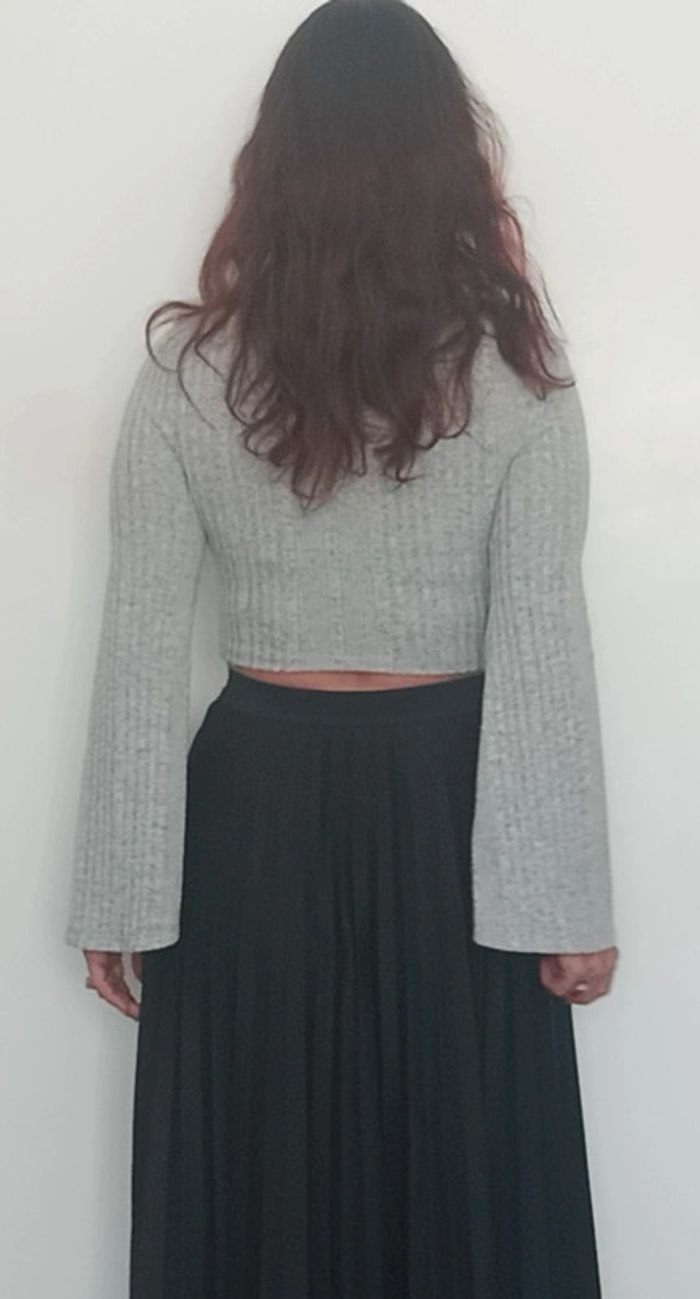 Pull moulant court manches évasées taille 38 - photo numéro 5