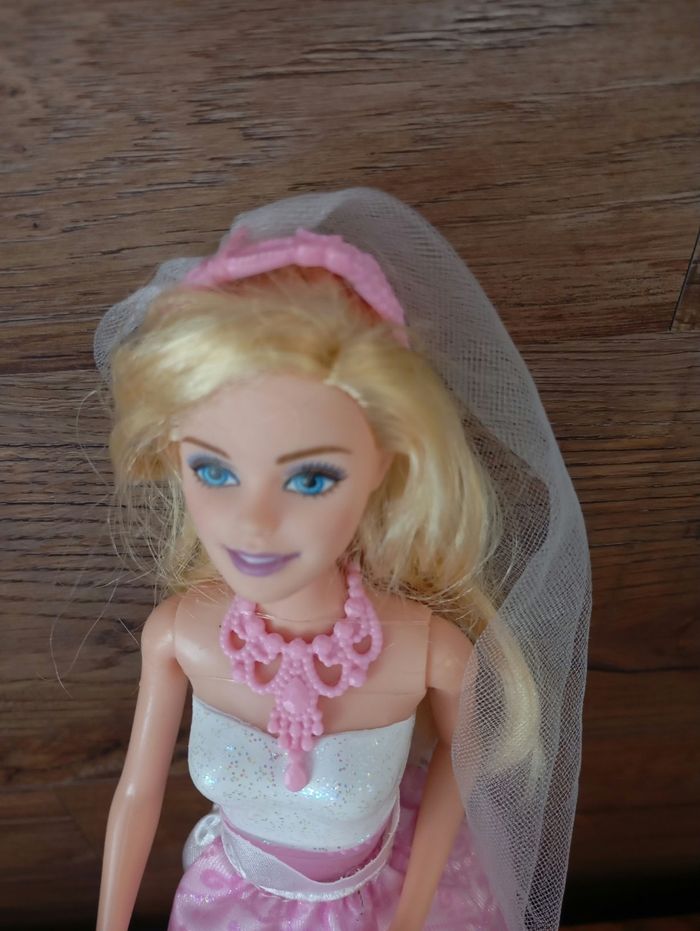 Barbie mariée 1999 complète - photo numéro 2