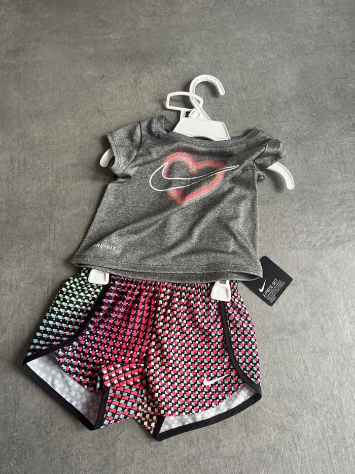 Ensemble Nike