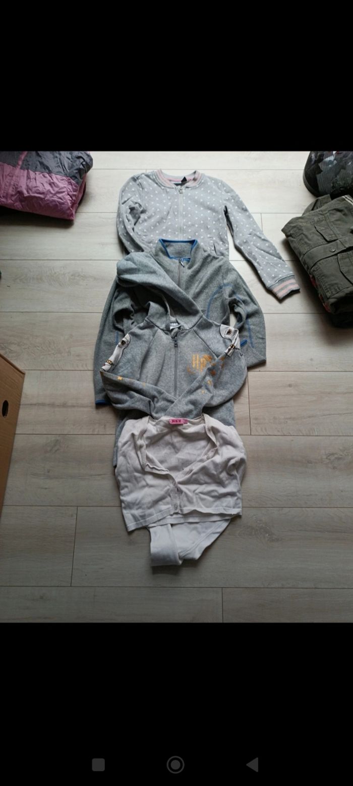 Gros lot de vêtements fille  10 ans - photo numéro 5