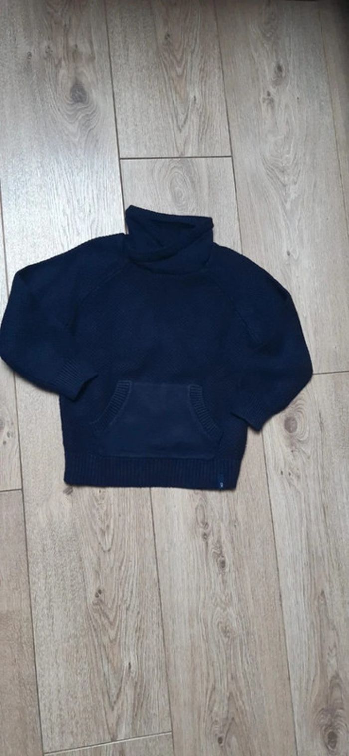 Pull okaidi col croisé bleu foncé 4 ans en parfait état
