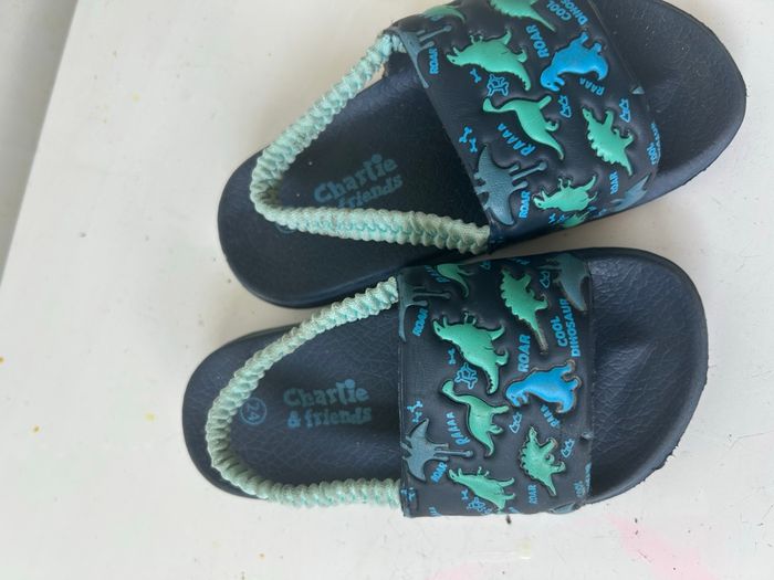 Claquette avec élastique dinosaures - 24