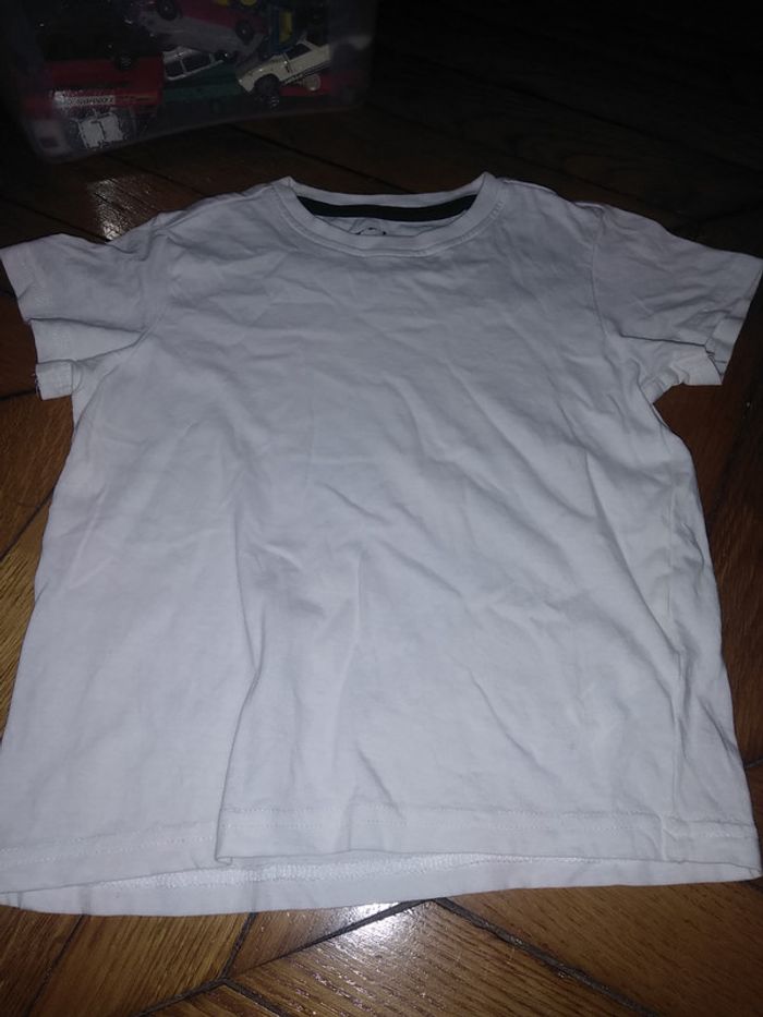 T shirt taille 5/6 ans
