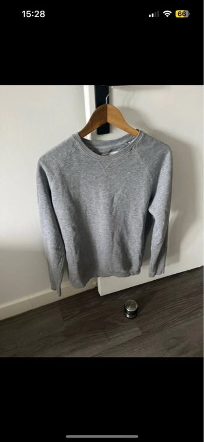 Sweat gris - photo numéro 3