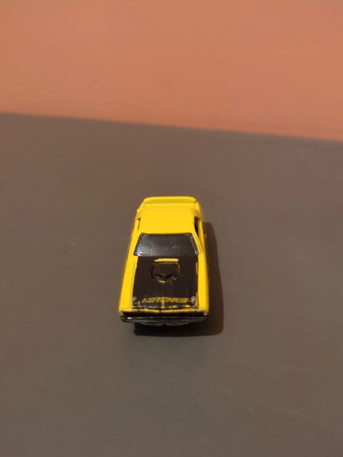 hot wheels dodge challenger