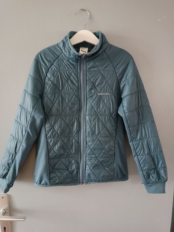 Veste Quechua enfant 8 ans | doudoune légère | bleu | chaude & confortable | randonnée / sport / école - photo numéro 2