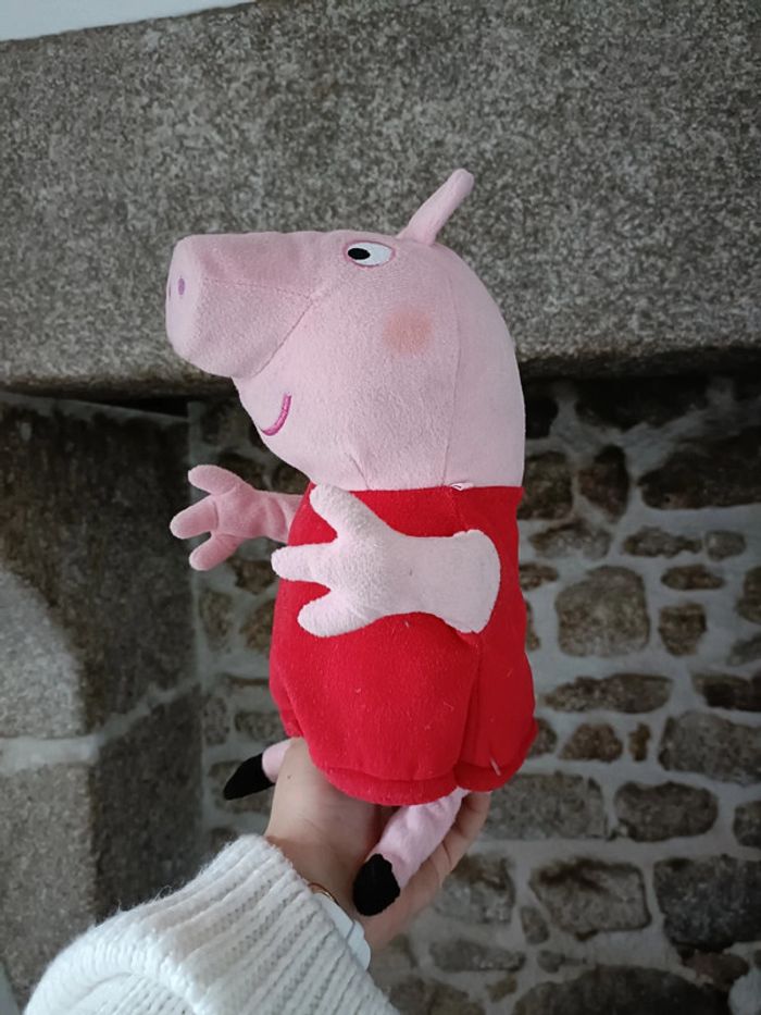Peluche Peppa pig électronique