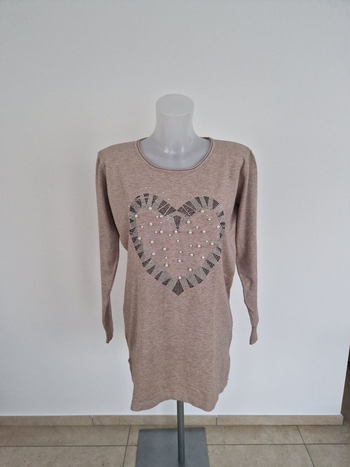 Haut taupe avec motif cœur Sweet Girl