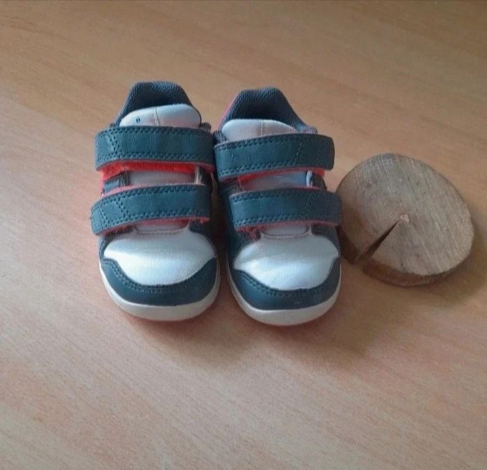 Basket Adidas taille 20