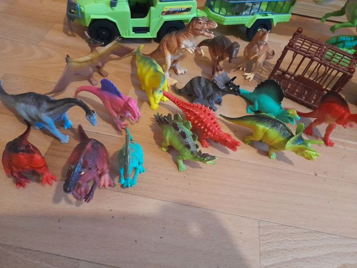 Lot dinosaures - photo numéro 3