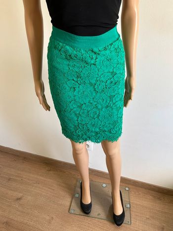 Jupe verte mi longue en dentelle Morgan taille 36 jamais portée