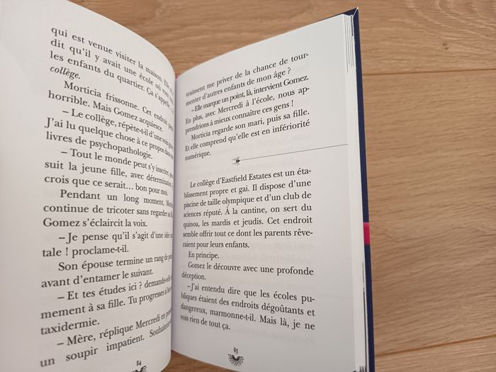 Livre roman enfant, La famille Addams, Éditions Hachette Jeunesse, NEUF - photo numéro 3